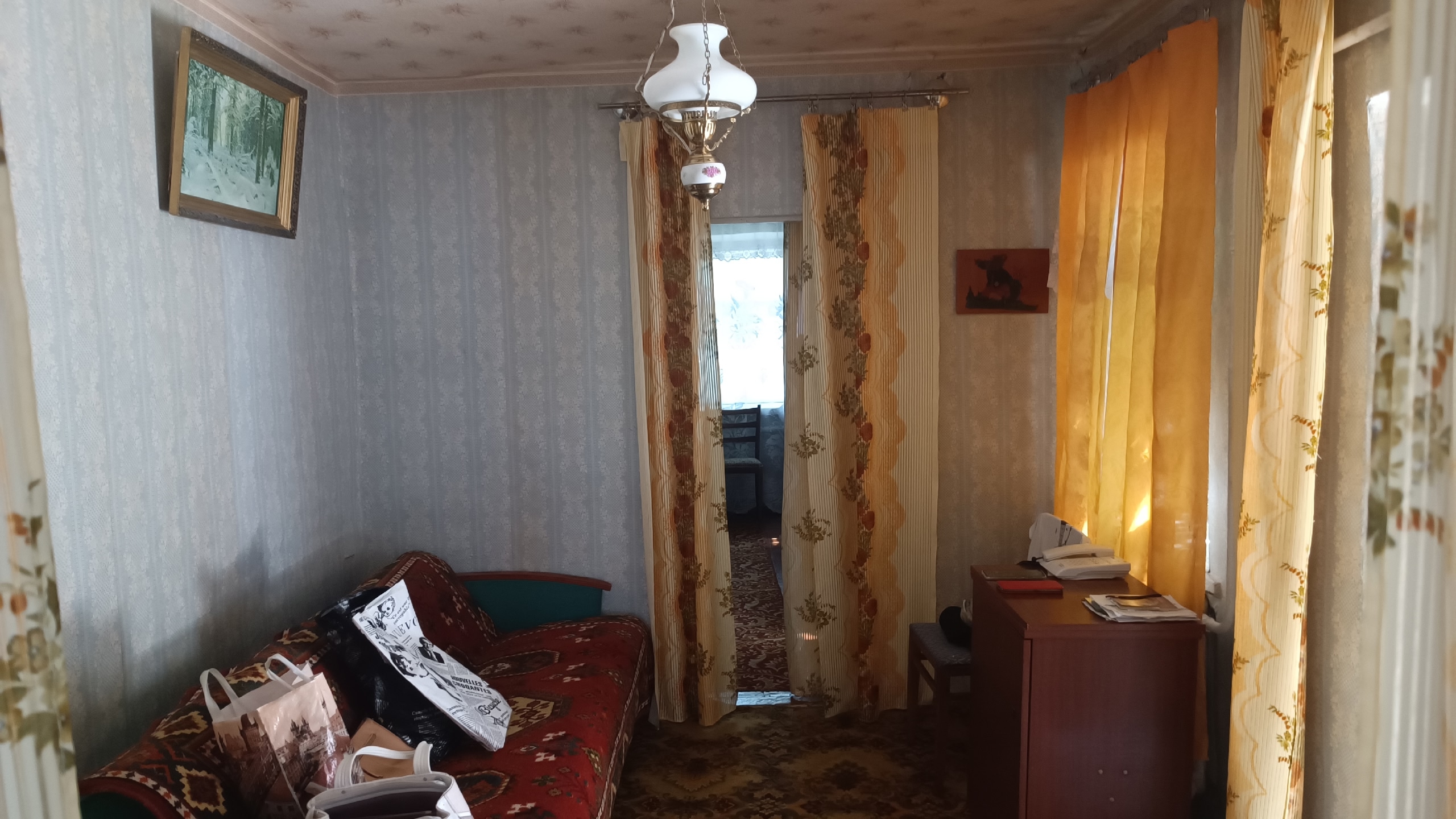 Продается небольшой дом ул.Минская 96, 54м.кв.,земли 6 сот.(приват),в доме 3 изол., комнаты, отдельно стоящая кухня и котельная,есть гараж,с/у во дворе. Цена 3 500 000 руб.+79591436534.